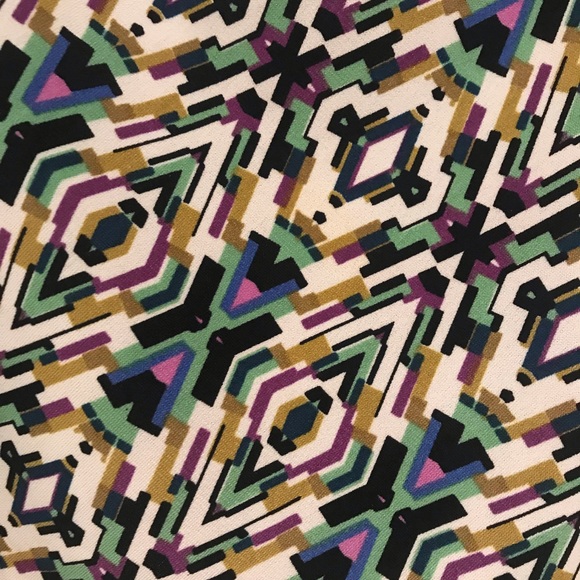 Tahari multi color top - Picture 3 of 4